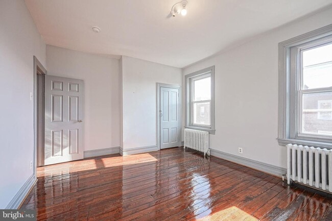 Building Photo - 1525 Tasker St