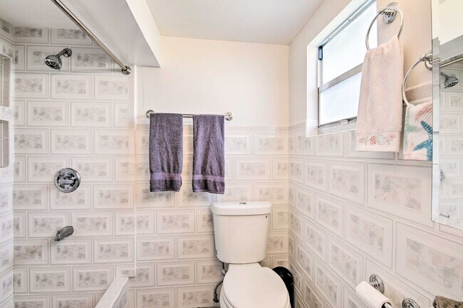 Building Photo - 134 1st Ct