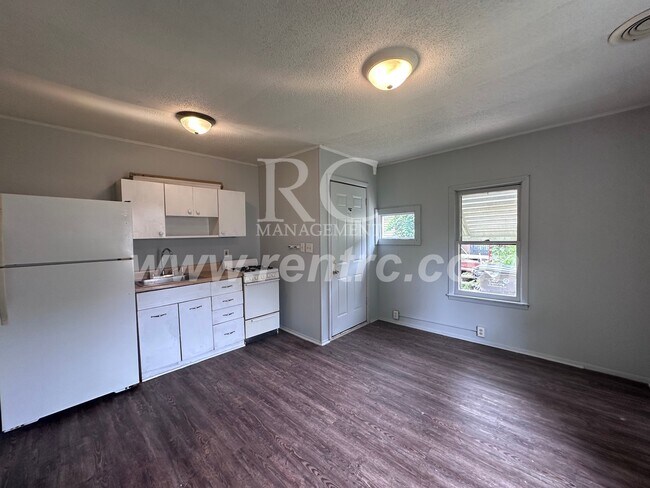 Building Photo - 1205.5 Marion-