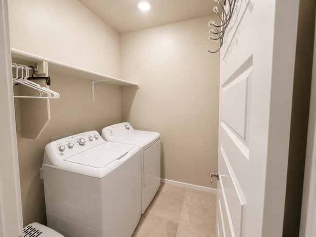 Building Photo - Metro Verde Home for rent