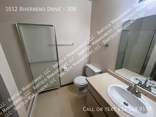 Building Photo - 1012 Riverbend Dr