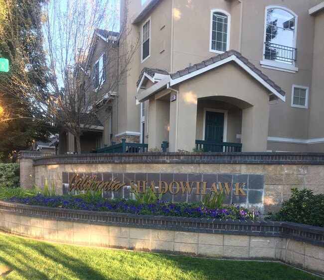 Building Photo - Danville, Shadowhawk 3 Bed, 2.5 Ba., Corner Townhouse, Close to great schools, 2 year lease