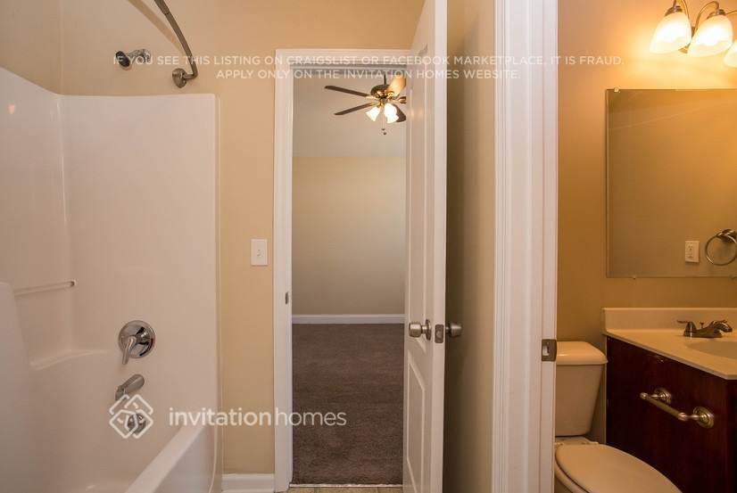 Building Photo - 3118 Avondale Dr SE