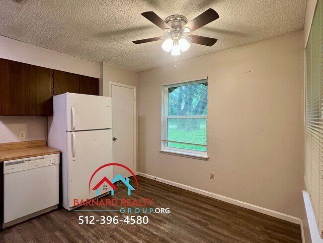 Building Photo - 106 Whitetail Dr
