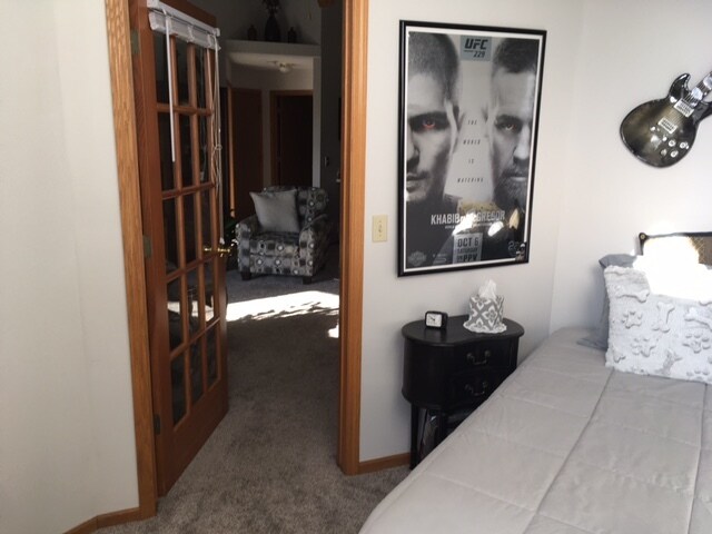 Den - 135 W Oak Leaf Dr
