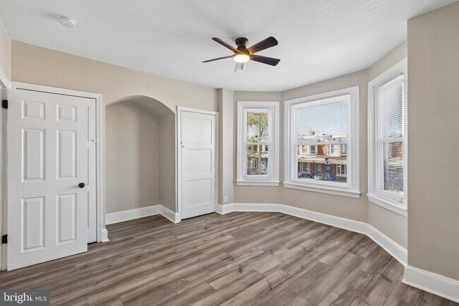 Building Photo - 5536 Pine St