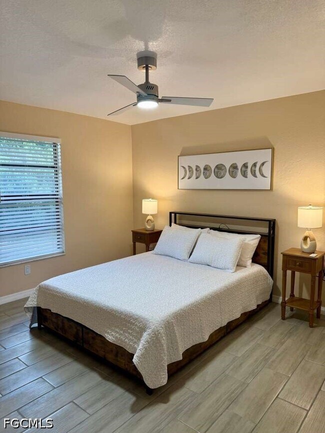 Building Photo - 930 SW 34th St