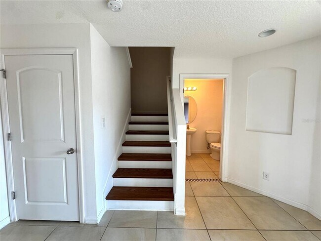 Building Photo - 5673 Elsinore Way