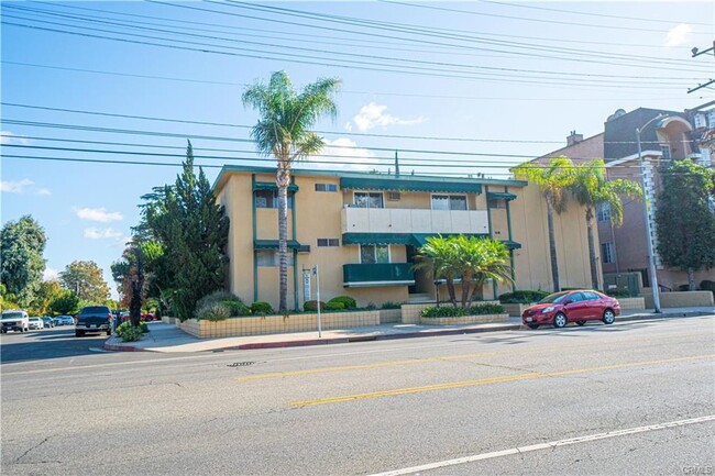 Building Photo - 4924 Kester Ave