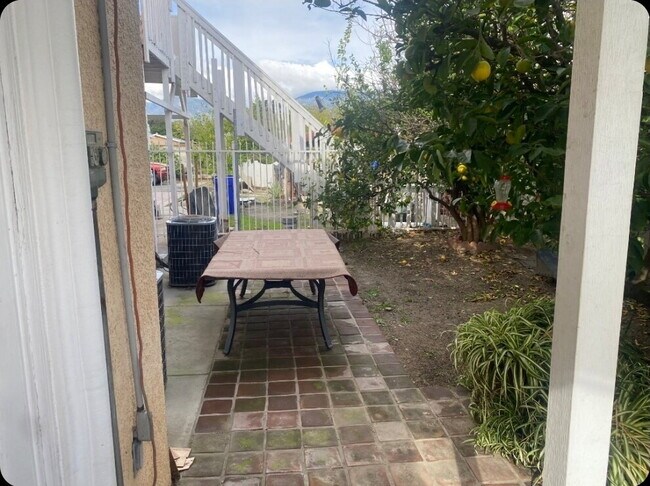 Building Photo - "Modern 5-Bedroom Sanctuary with 3 Baths and 4,353 Sq Ft of Comfort in San Bernardino!"