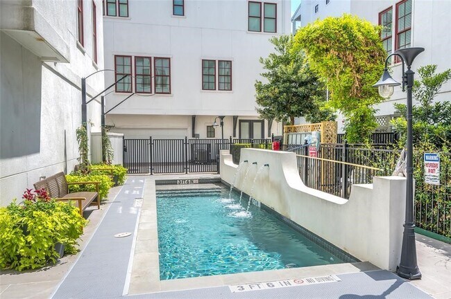 Building Photo - 2702 Harvard St