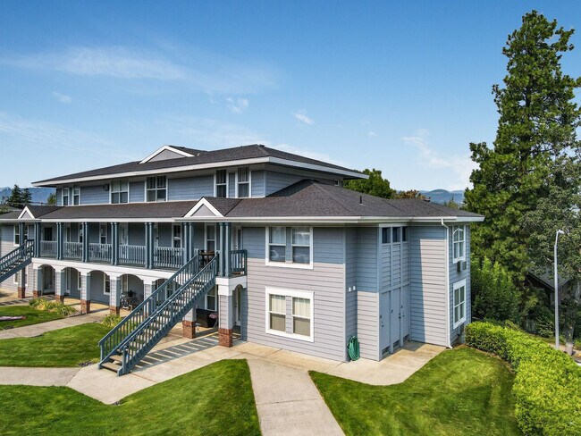 Building Photo - 714 Cascade Ave