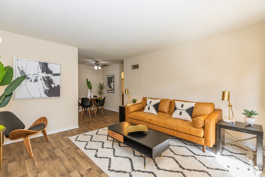 1BR, 1BA - 650SF - La Jolla Nobel