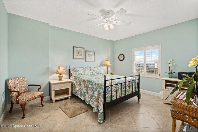 Building Photo - 601 Shorewood Dr