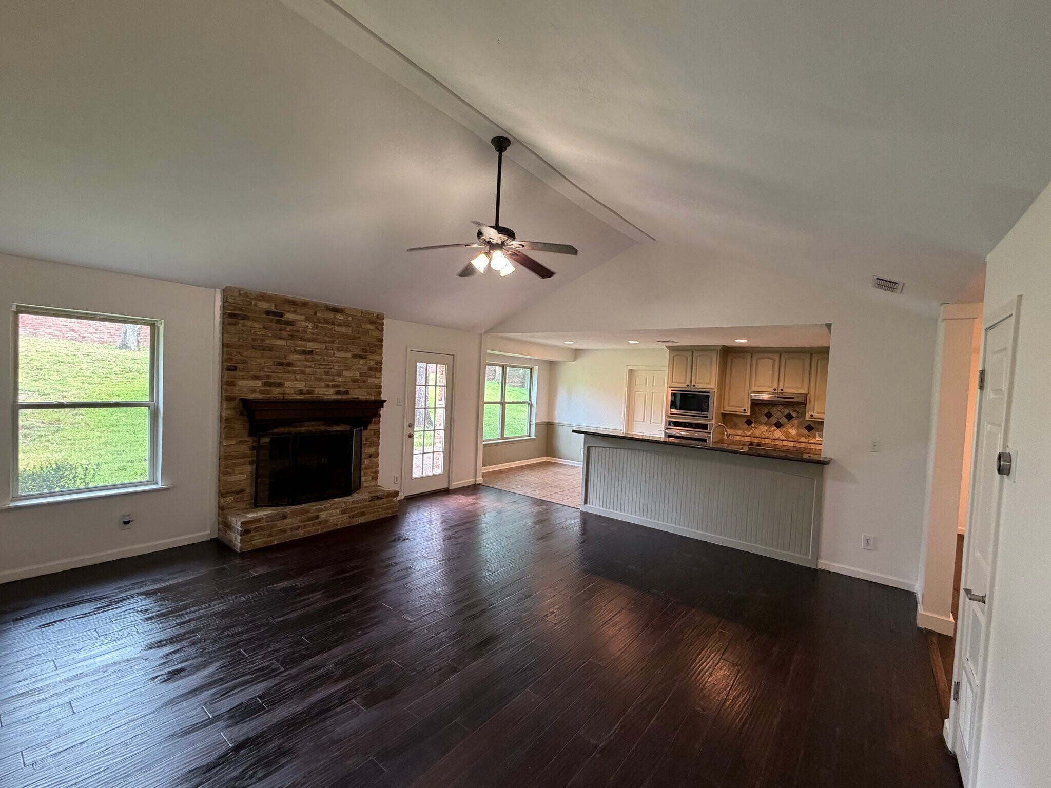 Building Photo - 3424 Glendale Dr