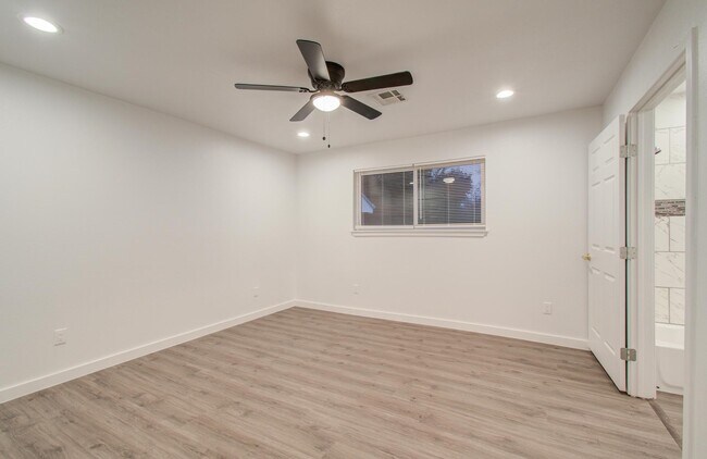 Building Photo - 523 Brandon Rd