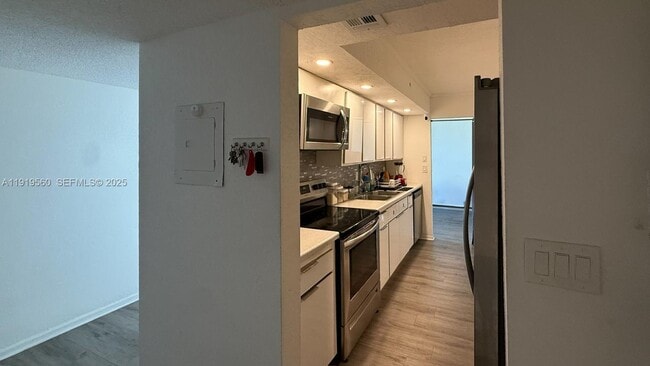 Building Photo - 7051 Environ Blvd