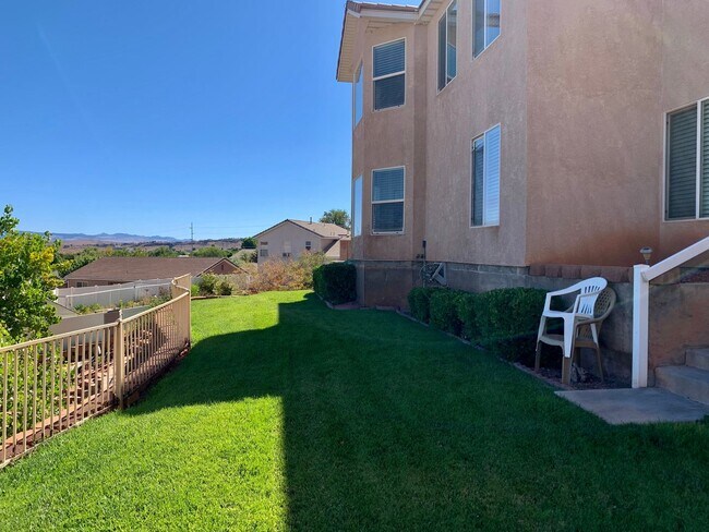 Building Photo - Furnished Two-Bedroom Basement Apartment with Back Yard - Utilities Included