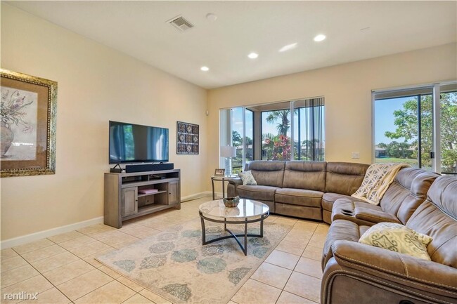 Building Photo - 4 br, 3 bath House - 12319 NW 77th Mnr