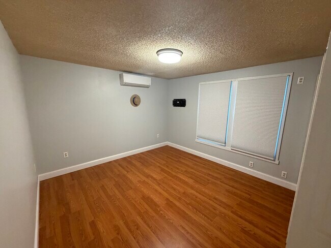 Building Photo - 600 Morgan Dr E