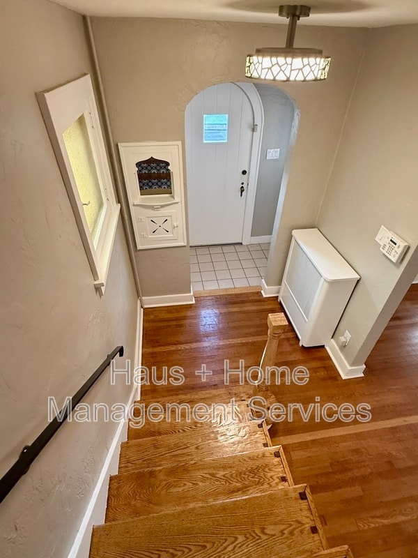 Building Photo - 544 James St