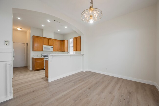 Building Photo - Honey, I’m Home! This Lovely 3 Bedroom, Two-Story Home Is Located In Summerlin.