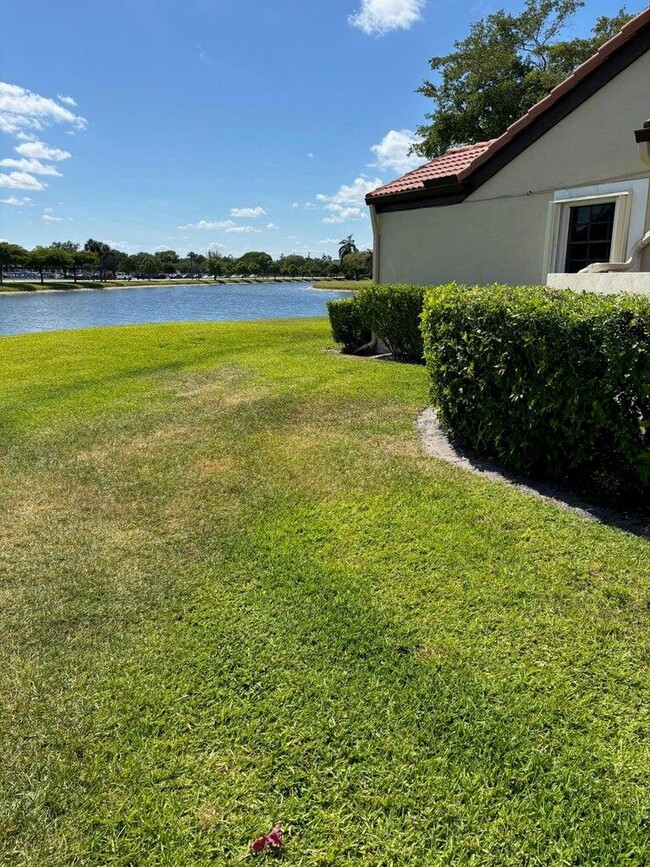 Building Photo - 8398 Mooring Cir