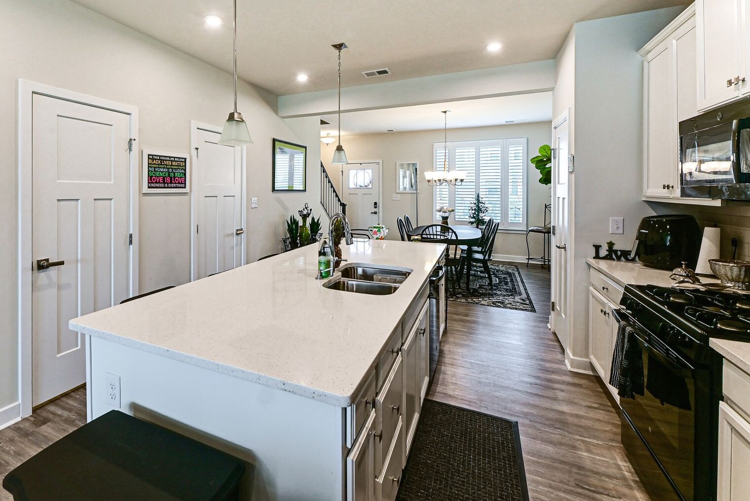 Building Photo - 18013 Seaview Ln
