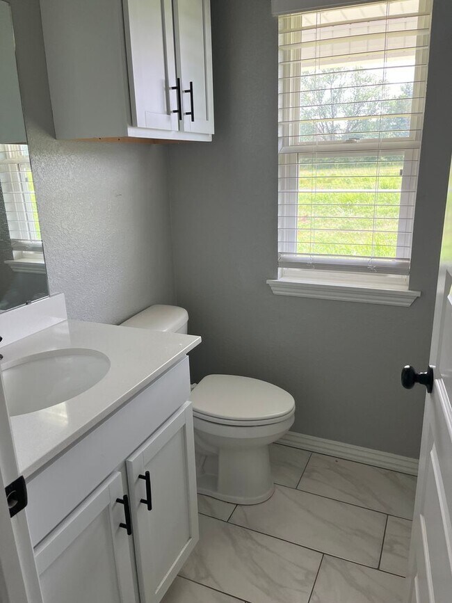 Building Photo - COX-NORTHRIDGE DRIVE TOWNHOMES