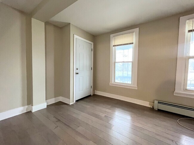 Building Photo - 46 Hawley St