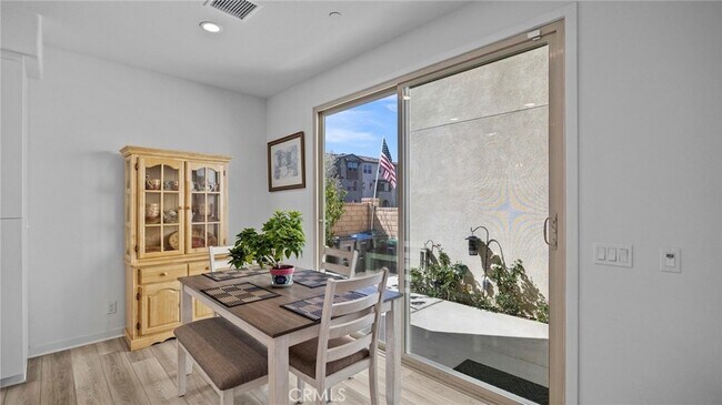 Building Photo - 16282 Meadowhouse Ave
