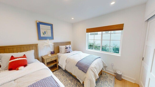 Building Photo - BRAND NEW CONDO | EV Charging