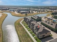 Building Photo - 679 Watersedge Ct