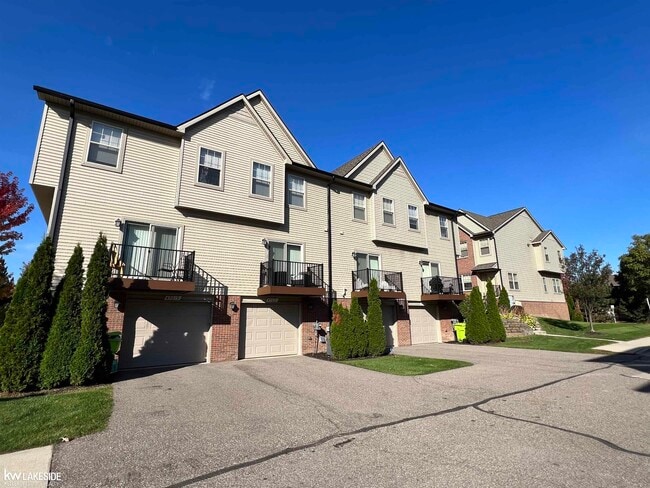 Primary Photo - 45738 Utica Park Blvd