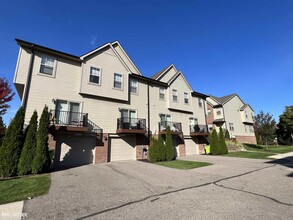 Building Photo - 45738 Utica Park Blvd