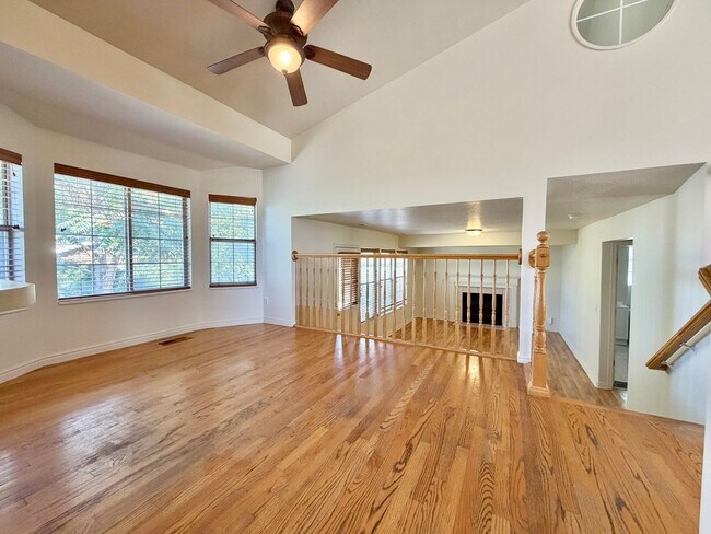 Building Photo - 717 E Hundley Hvn Cir