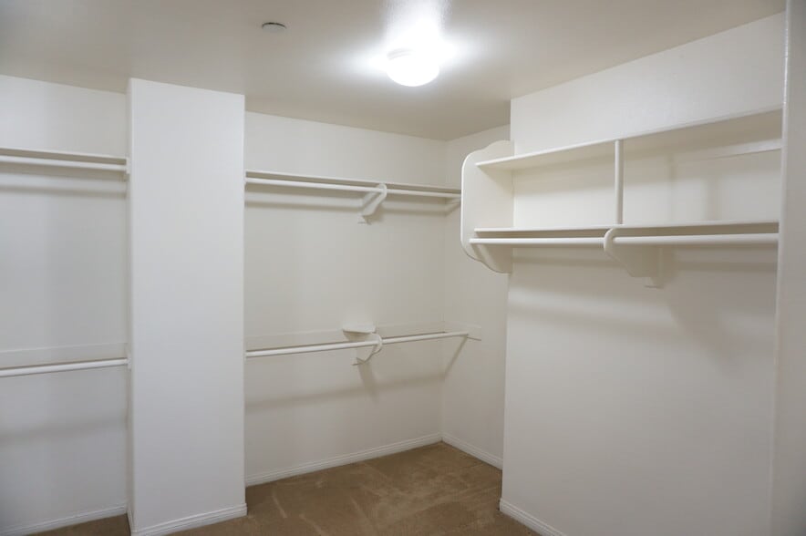 Building Photo - 11855 Birch Grove Ln