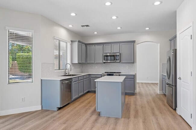 Building Photo - 18024 W Maui Ln