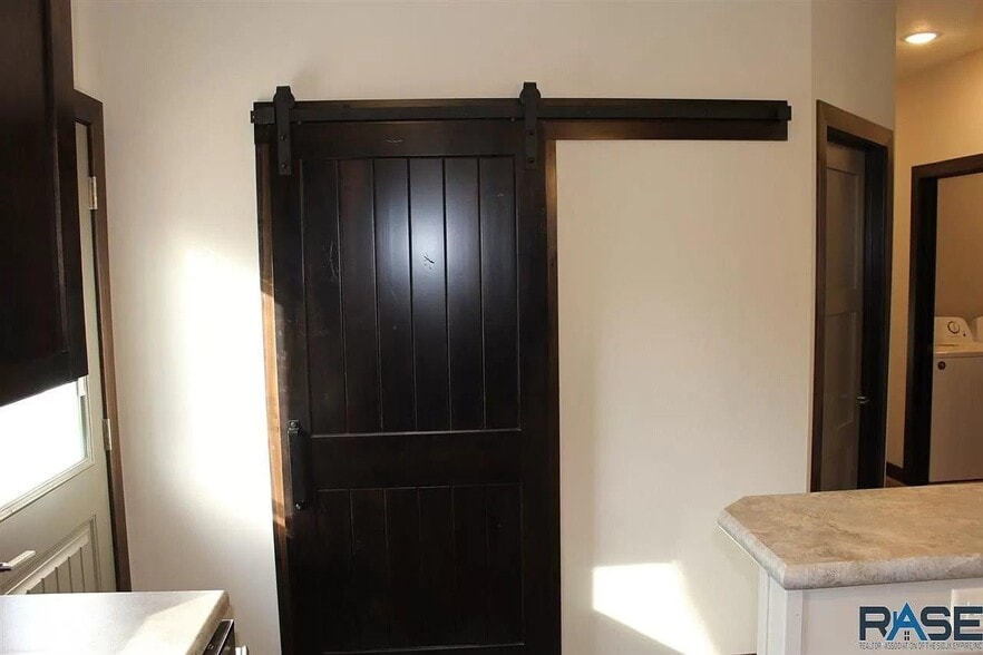 Building Photo - 1115 N Union Ave