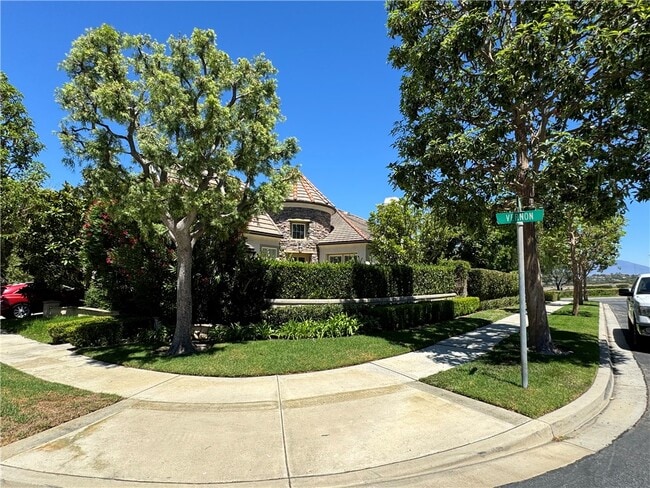 Building Photo - 19 Vernon