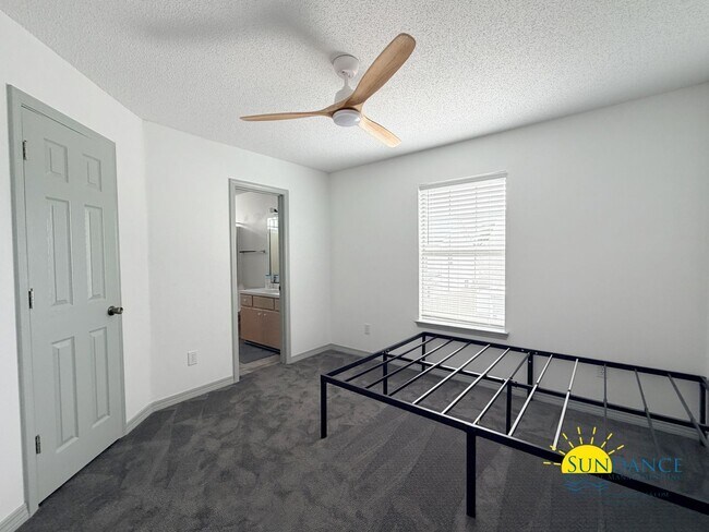 Building Photo - Charming 3 Bedroom Home in Shalimar near Eglin AFB & Hurlburt Field!