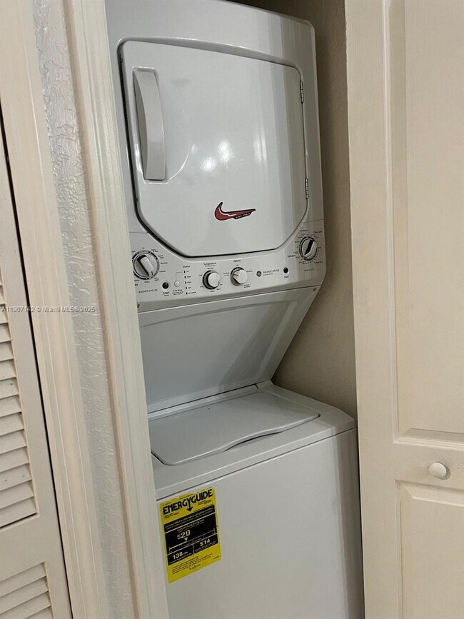 Building Photo - 17710 NW 73rd Ave