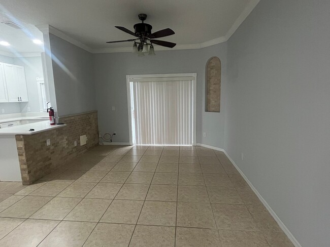 Building Photo - 1520 Retreat View Cir