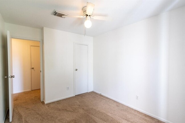 Building Photo - 17283 Saturn Ln