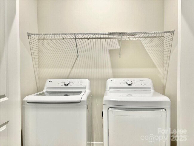 Building Photo - 5348 Somerset Hill Ln