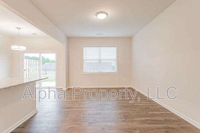 Building Photo - 6 Apricot Ln