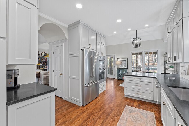 Building Photo - 105 Silverado Trail