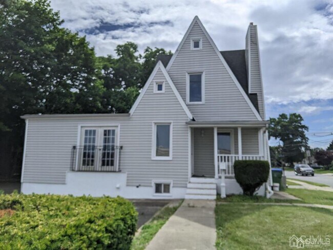 Primary Photo - 120 Plainfield Ave
