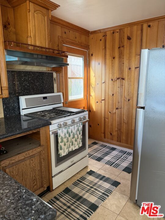 Building Photo - 653 Ramona Ave