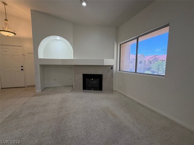 Building Photo - 900 Heavenly Hill Ct